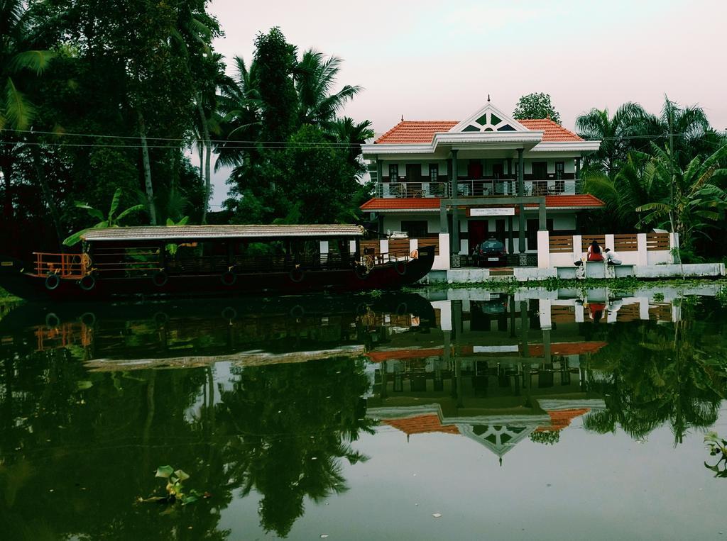 Mango Kerala Homes クマラコム エクステリア 写真